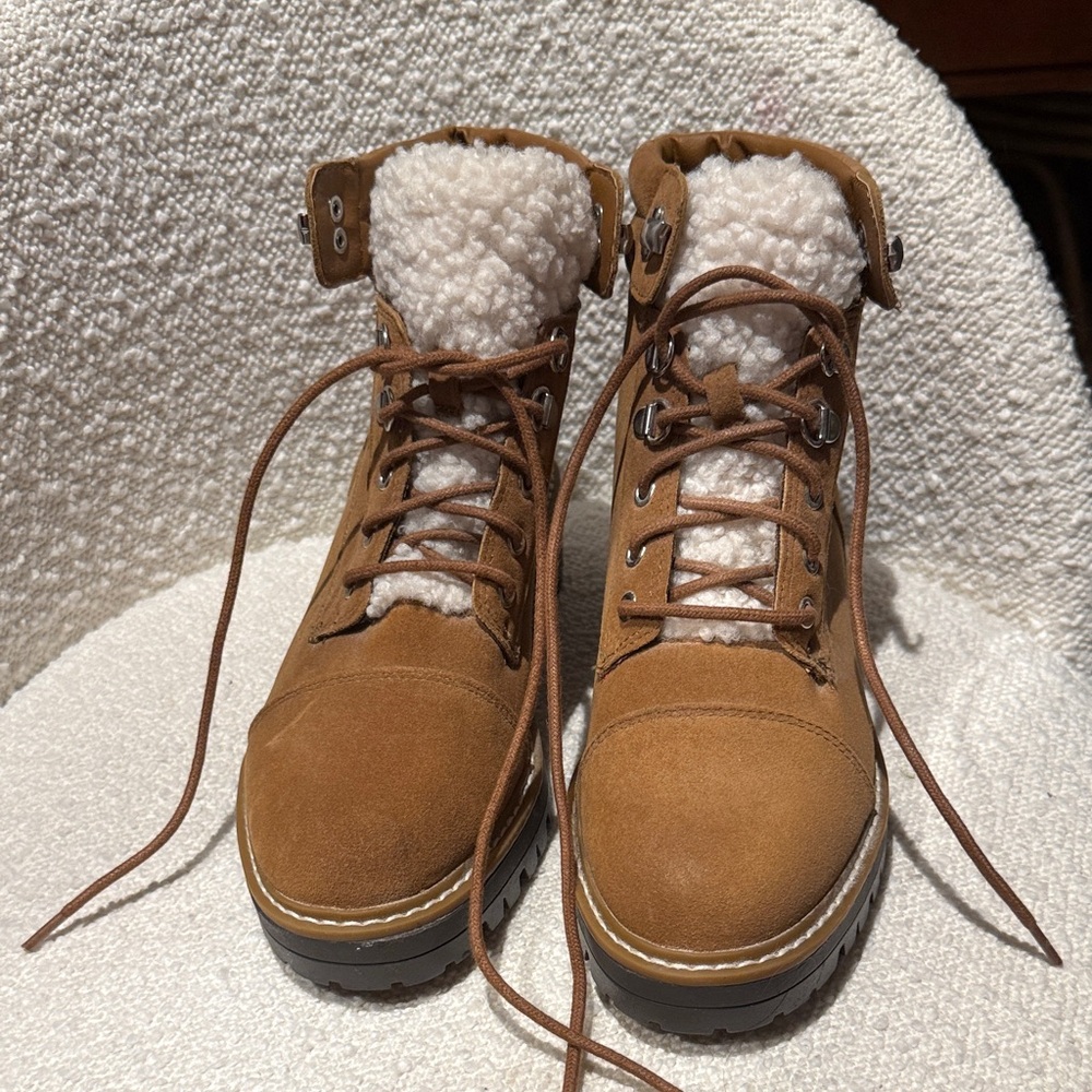 Time and Tru Brown Lace-Up Boots with Faux Fur Lining